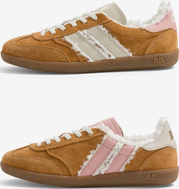 Caval Trainers ' PULSE ' in Braun: Vorderseite
