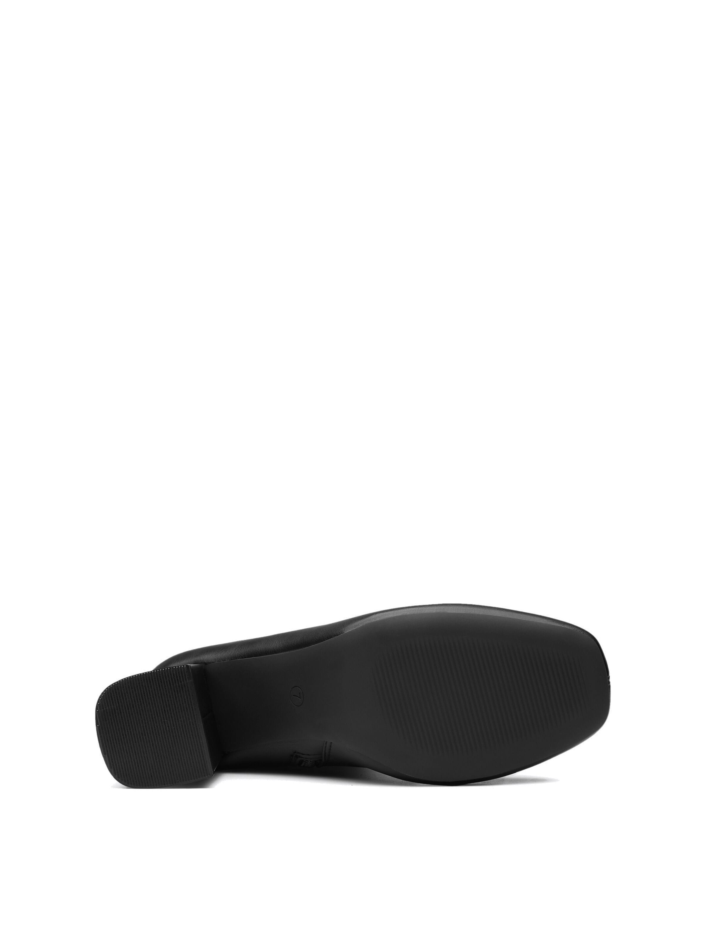 Dream Pairs Boots in Black