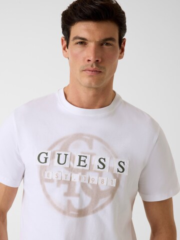 GUESS Футболка в Белый