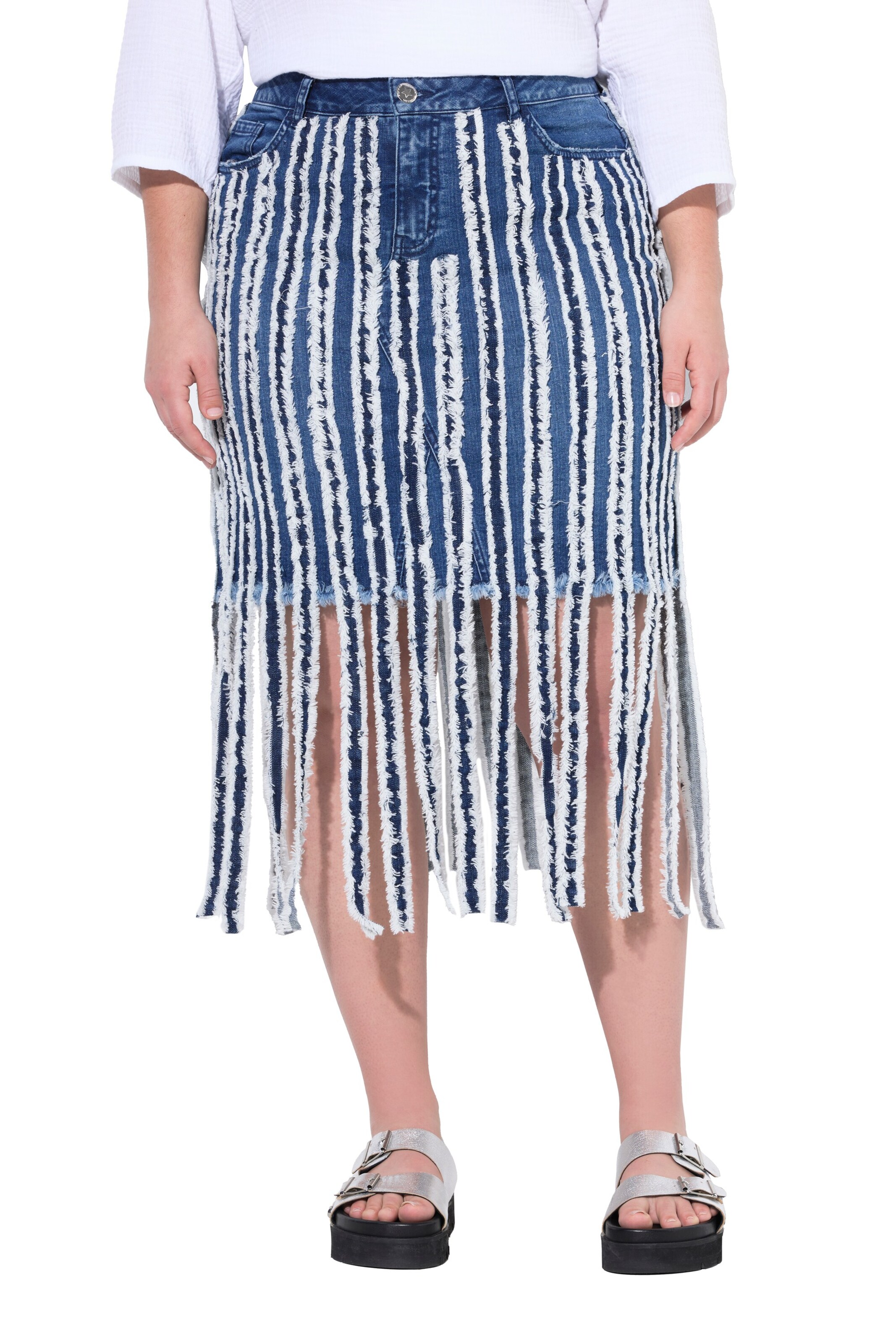 Angel of Style Skirt in Blue: front