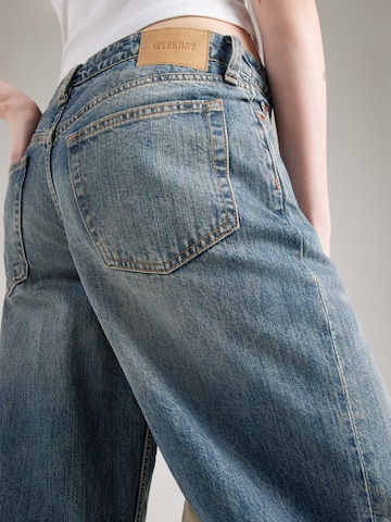 Loosefit Jean 'Ampel' WEEKDAY en bleu
