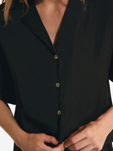 ETAM Kurzarm-Satin-Pyjamahemd 'Cheeta' in Schwarz