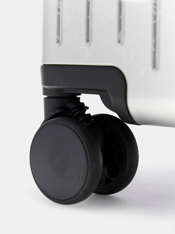 GUESS Cart in Silver