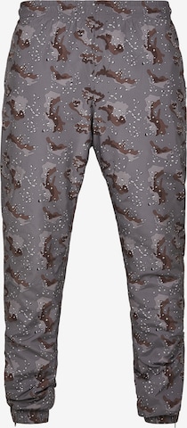 Effilé Pantalon Urban Classics en gris : devant