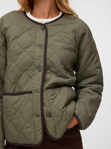 Veste mi-saison 'OLIVIA' VERO MODA en vert