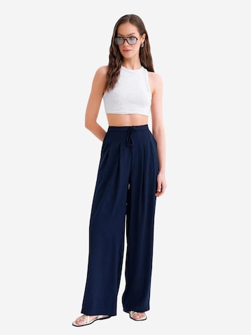 Wide leg Pantaloni con pieghe di MixRay in blu