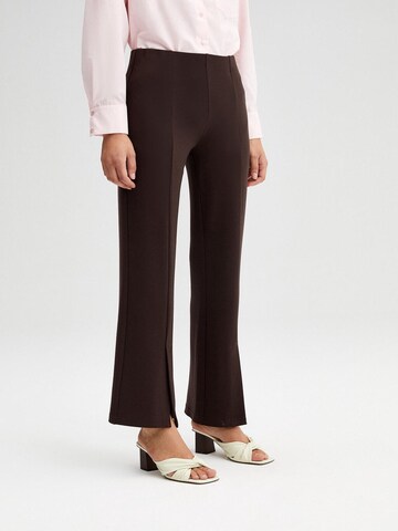 Regular Pantalon Touche Prive en marron