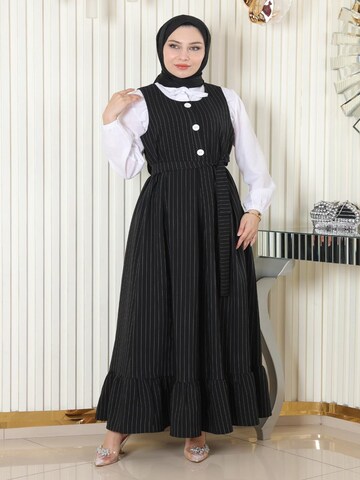 MODAMIHRAM Tunic in Black: front