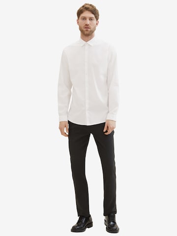 Coupe regular Chemise TOM TAILOR en blanc