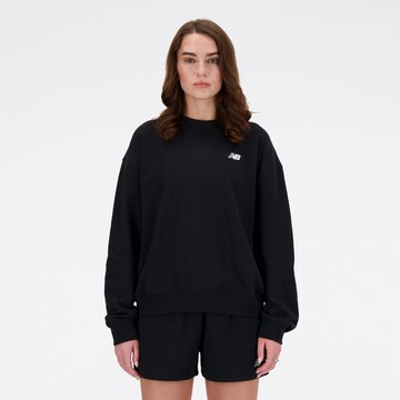 new balance Sweatshirt 'Essentials' in Zwart: voorkant