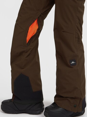 regular Pantaloni con pettorina di O'NEILL in marrone