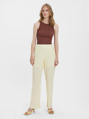 VERO MODA Regular Pants 'Sutton' in Yellow