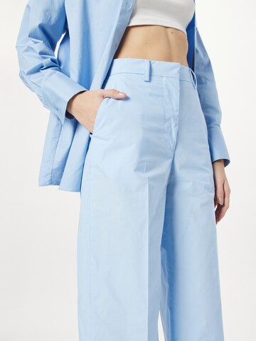 Stefanel Regular Pleated Pants in Blue