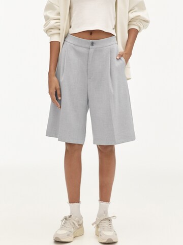 Wide Leg Pantalon à pince Pull&Bear en gris : devant