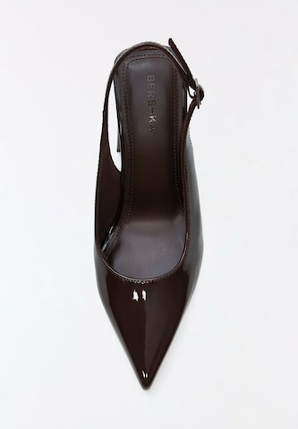 Bershka Slingpumps in Bruin