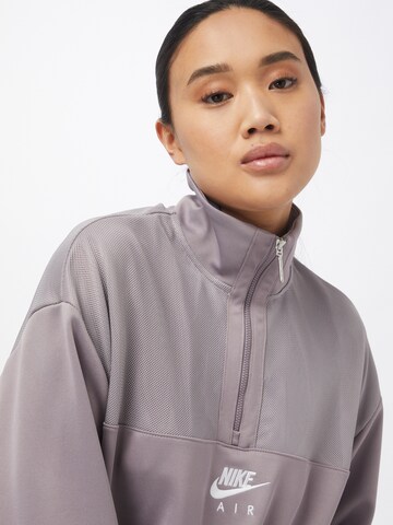 Nike Sportswear Sweatshirt in Lila