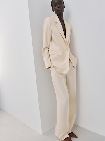 MANGO Normalny krój Spodnie w kant 'Veronica' w kolorze beżowy