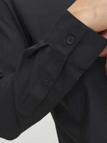 Coupe slim Chemise 'JPRBLAACTIVE' Jack & Jones Premium en noir