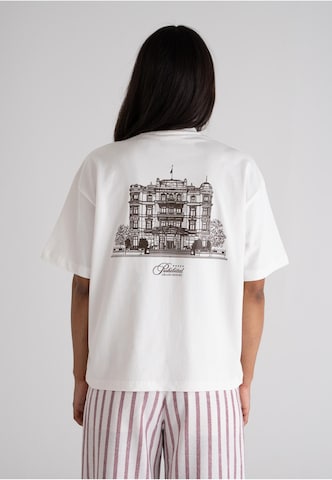 T-Shirt 'Grand Resort' Prohibited en blanc