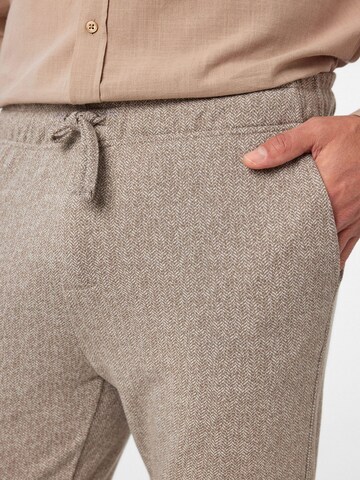 Williot Tapered Trousers 'Alejandro' in Brown