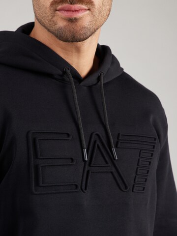 Felpa di EA7 Emporio Armani in nero
