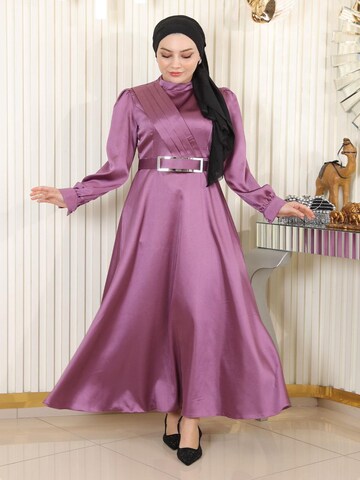 MODAMIHRAM Jurk in Roze: voorkant