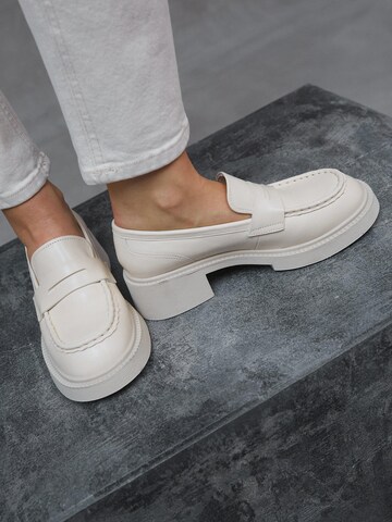 Estro Mocassins '2255-5' in Beige