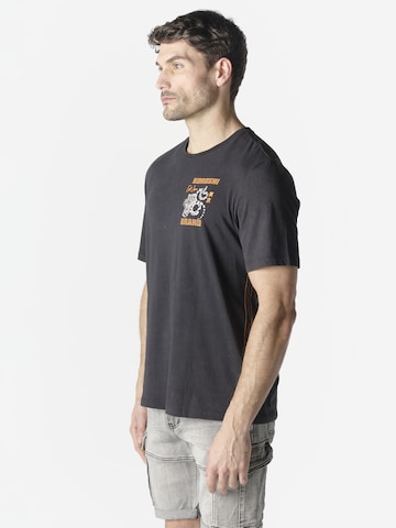 Tricou de la KOROSHI pe negru