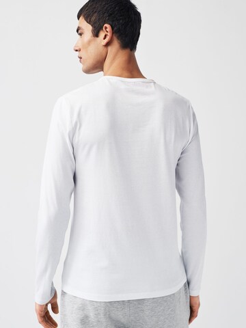 T-Shirt Next en blanc