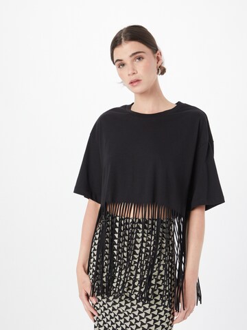 Tricou de la Monki pe negru: față