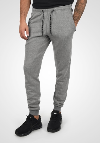 INDICODE JEANS Tapered Pants 'Napanee' in Grey: front