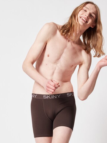 Skiny - Boxers em vermelho: frente