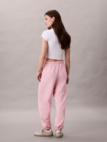 Tapered Pantaloni di Calvin Klein Jeans in rosa