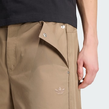 ADIDAS ORIGINALS - Perna larga Calças 'Premium Essentials' em verde