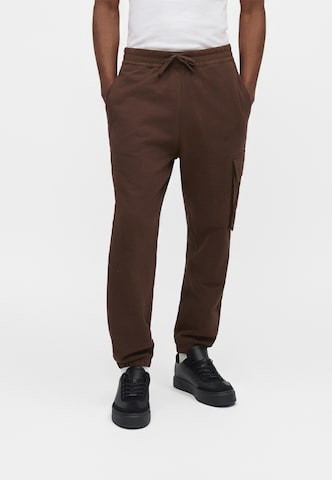 Effilé Pantalon cargo Calvin Klein Jeans en marron : devant