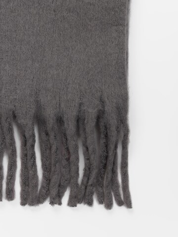 L'Arte Milano Shawl in Grey