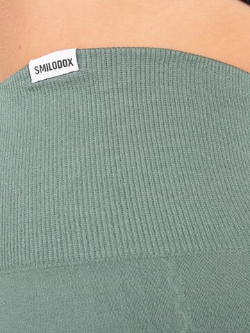Smilodox Skinny Sports trousers 'Amaze Scrunch' in Green