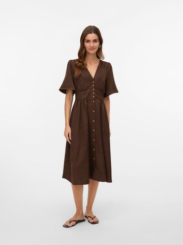 Robe-chemise 'VMMelaney' VERO MODA en marron : devant