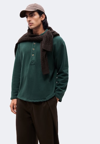 Abercrombie & Fitch Sweatshirt 'ESSENTIAL' i grøn: forside