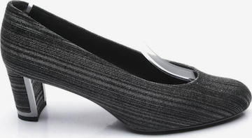 Stuart Weitzman Pumps 39 in Grau: predná strana