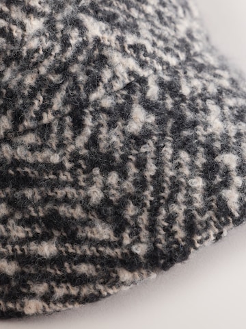 Next - Gorros em preto