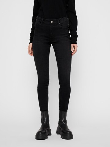 Coupe slim Jean 'Delly' PIECES en noir : devant