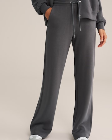 regular Pantaloni di WE Fashion in grigio: frontale
