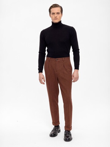 Antioch Regular Trousers in Brown