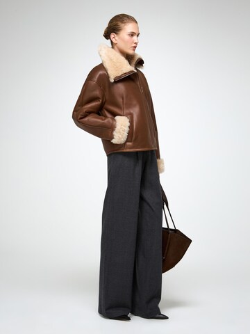Giacca invernale 'Pia' di V S P in marrone