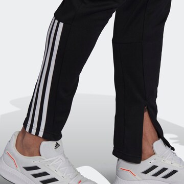 ADIDAS SPORTSWEAR Spordidress ' Zipped', värv must