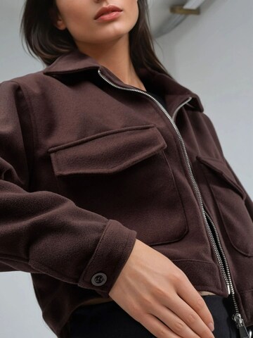 Busem Between-Season Jacket in Brown