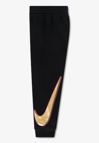 Tuta da jogging 'FROST FUTURA' di Nike Sportswear in nero: frontale