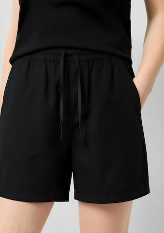 QS Regular Broek in Zwart
