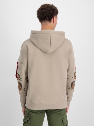 Felpa 'Dragon' di ALPHA INDUSTRIES in marrone